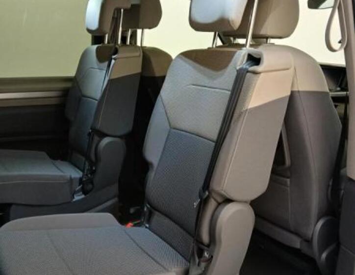 Volkswagen Multivan 14