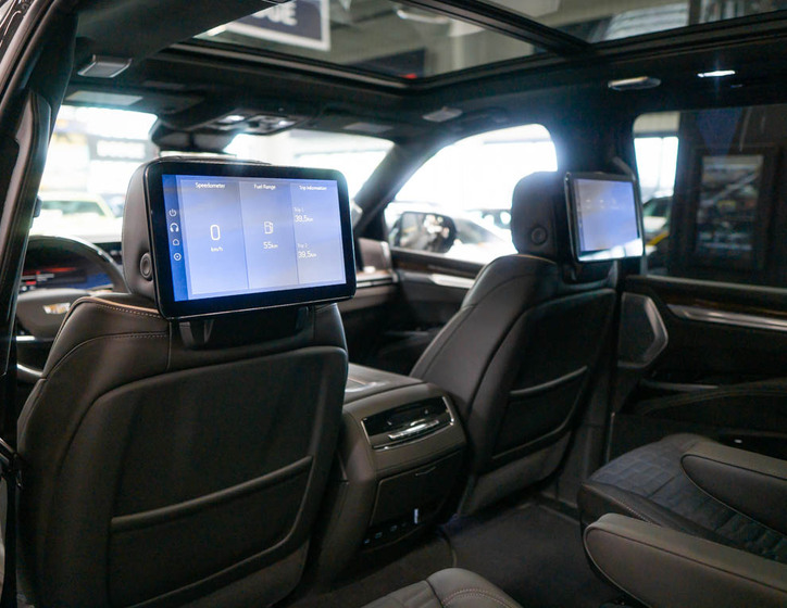 Cadillac Escalade 43