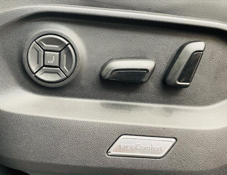 Volkswagen Touareg Kombi 3,0 l 210 kw