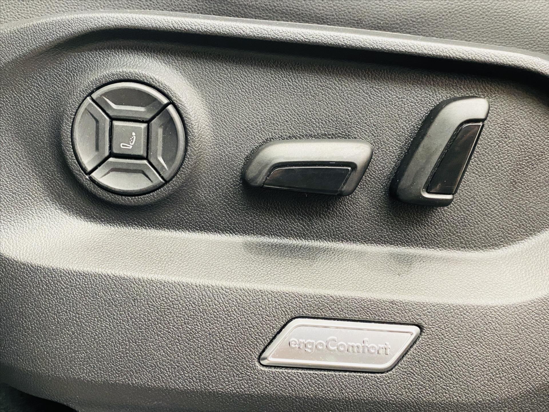 Volkswagen Touareg Kombi 3,0 l 210 kw