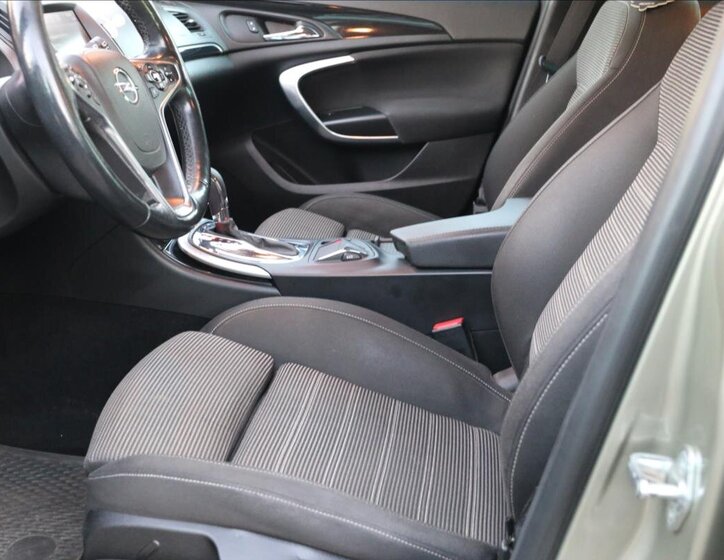 Opel Insignia Kombi 2,0 l 143 kw