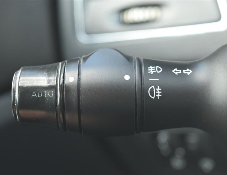 Renault Latitude Sedan / Limuzína 2,0 l 110 kw