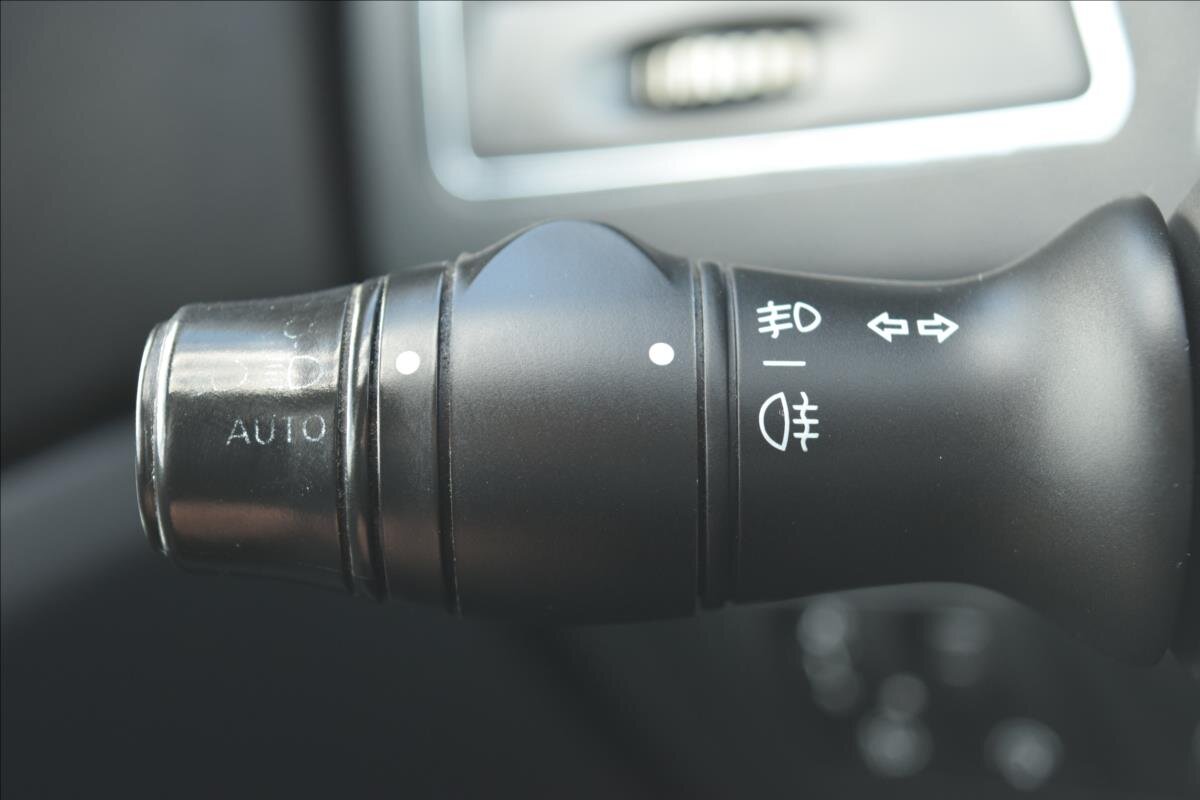 Renault Latitude Sedan / Limuzína 2,0 l 110 kw