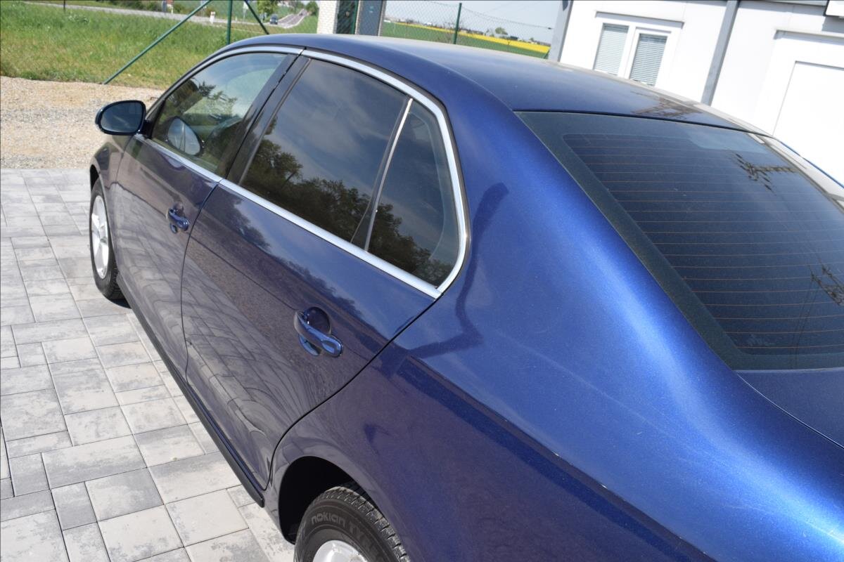 Volkswagen Jetta Sedan / Limuzína 1,9 l 77 kw