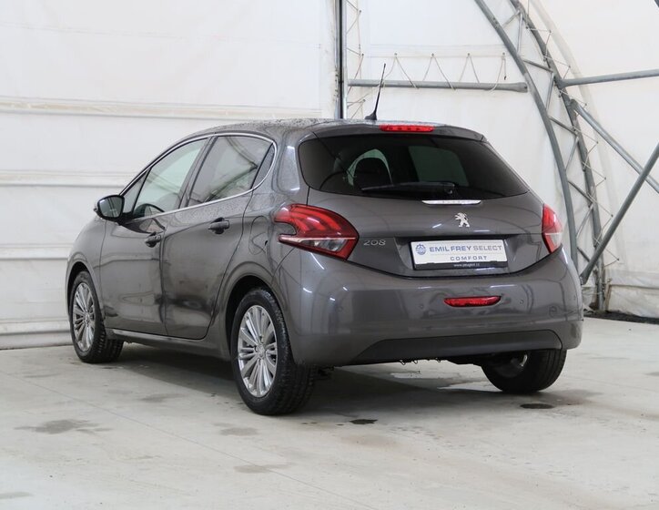 Peugeot 208 Hatchback 1,2 l 61 kw