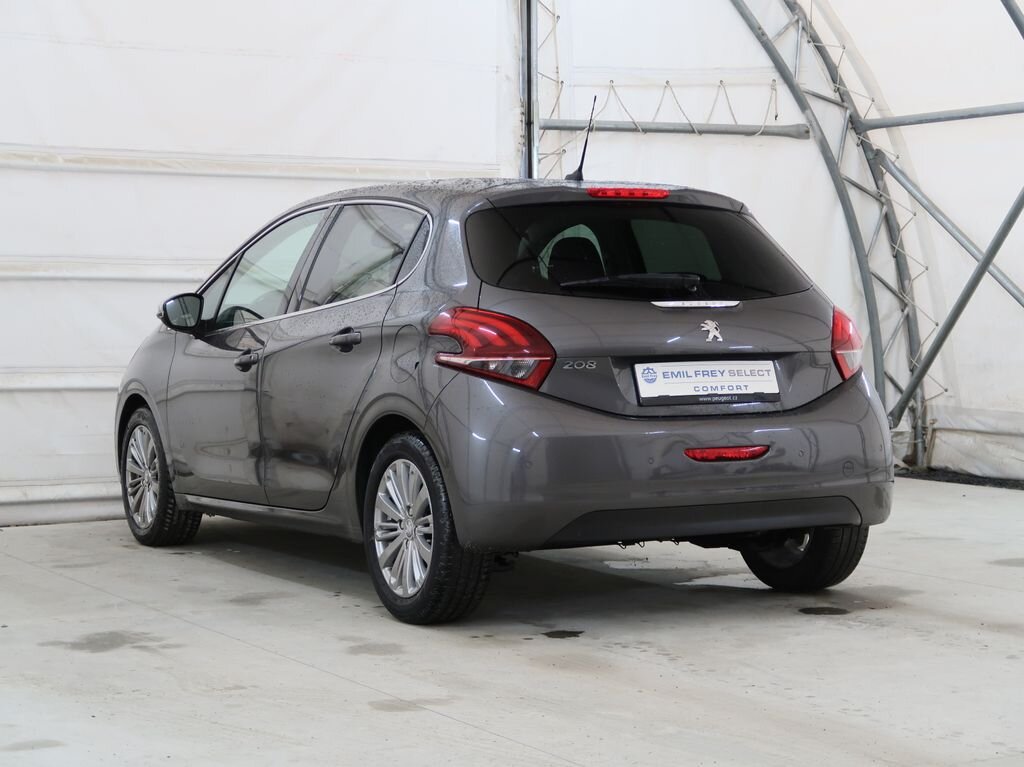 Peugeot 208 Hatchback 1,2 l 61 kw