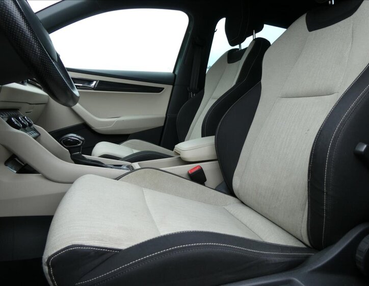 Škoda Karoq SUV 1,6 l 85 kw