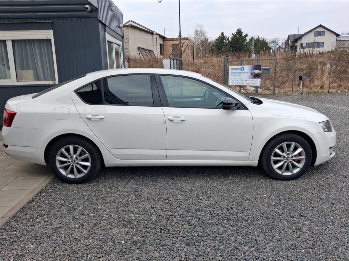 Škoda Octavia Sedan / Limuzína 1,6 l 66 kw