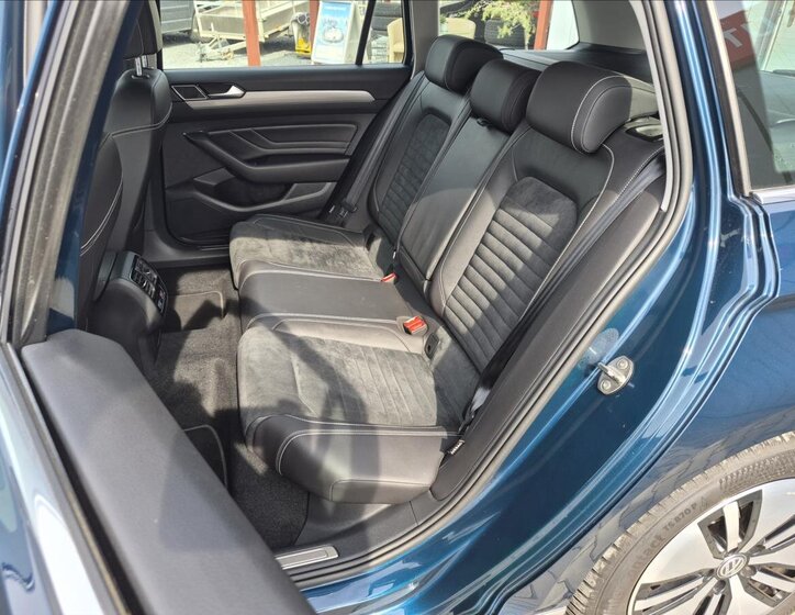 Volkswagen Passat Kombi 1,4 l 160 kw