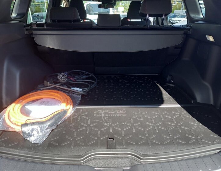 Toyota RAV4 SUV / Terénní 2,5 l 136 kw