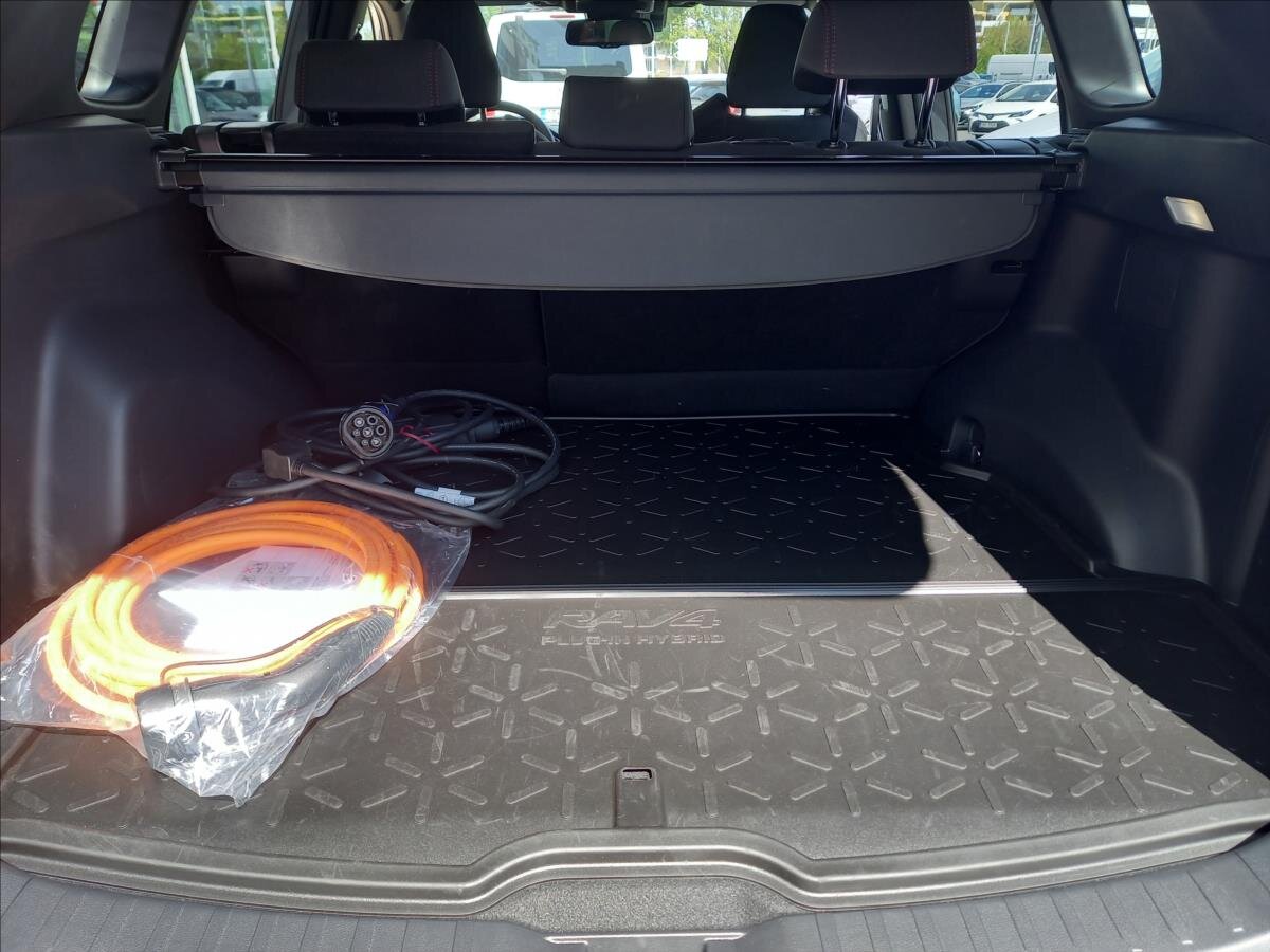 Toyota RAV4 SUV / Terénní 2,5 l 136 kw