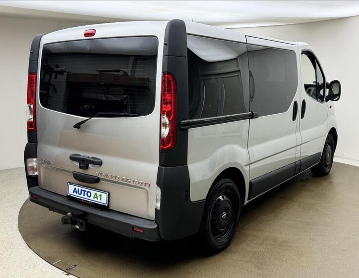 Opel Vivaro 4