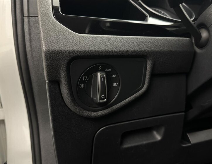 Volkswagen Touran 8