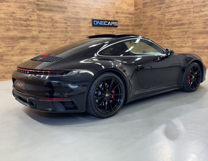 Porsche 911 Kupé 3,0 l 331 kw