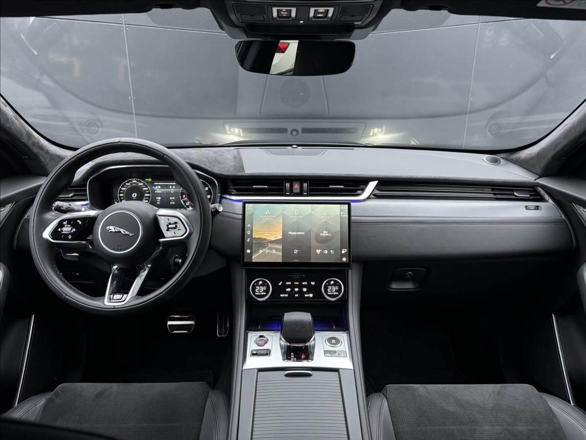 Jaguar F-Pace SUV / Terénní 5,0 l 405 kw