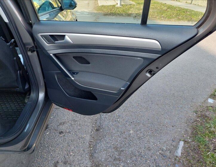 Volkswagen Golf Hatchback 1,2 l 81 kw