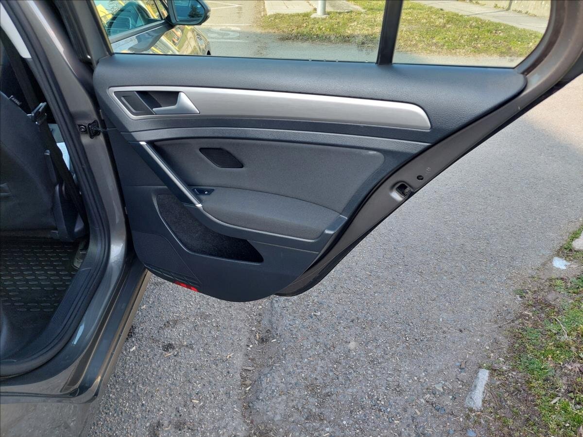 Volkswagen Golf Hatchback 1,2 l 81 kw