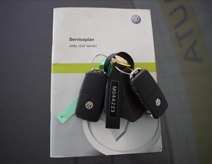 Volkswagen Jetta Sedan / Limuzína 1,2 l 77 kw