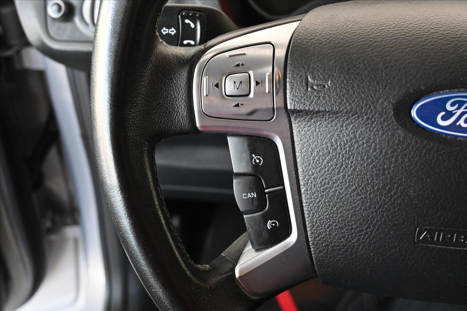 Ford S-MAX MPV 2,0 l 100 kw