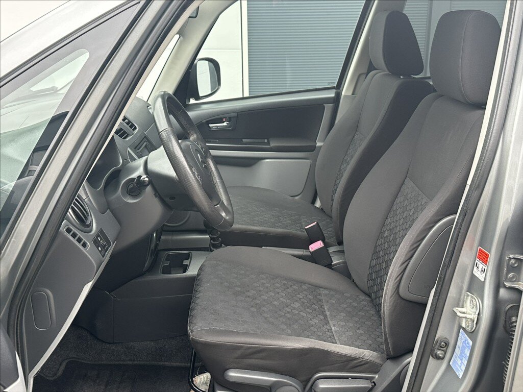 Suzuki SX4 Hatchback 2,0 l 99 kw