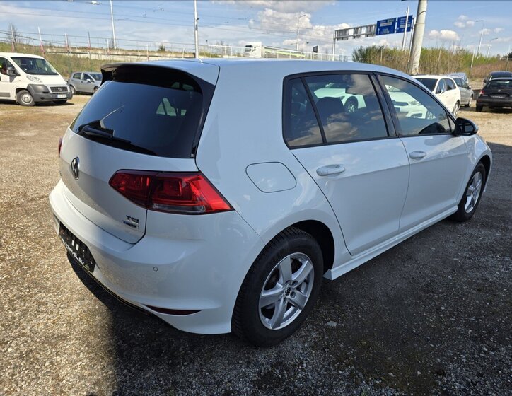 Volkswagen Golf Hatchback 1,2 l 63 kw