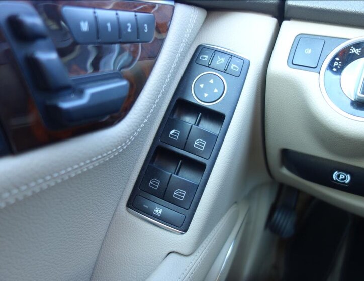 Mercedes-Benz Třídy C Sedan / Limuzína 3,0 l 170 kw