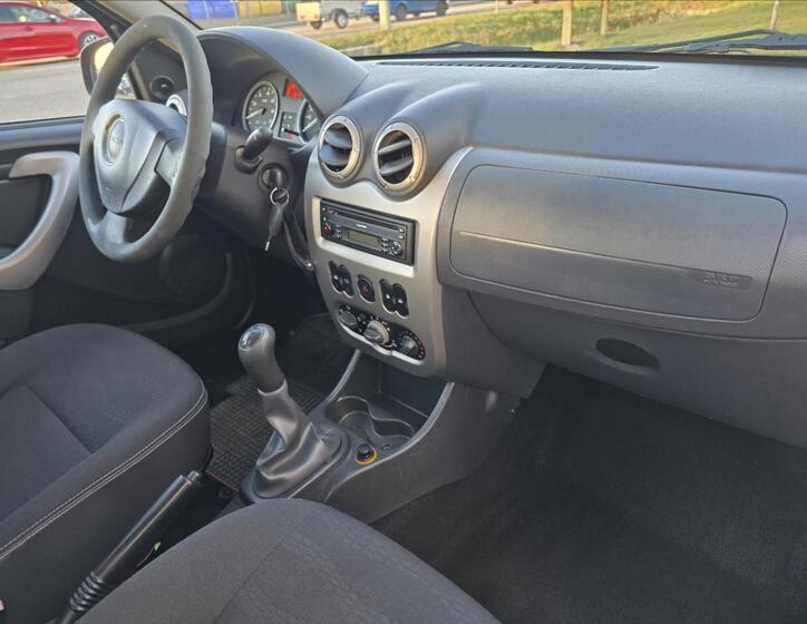 Dacia Sandero 24