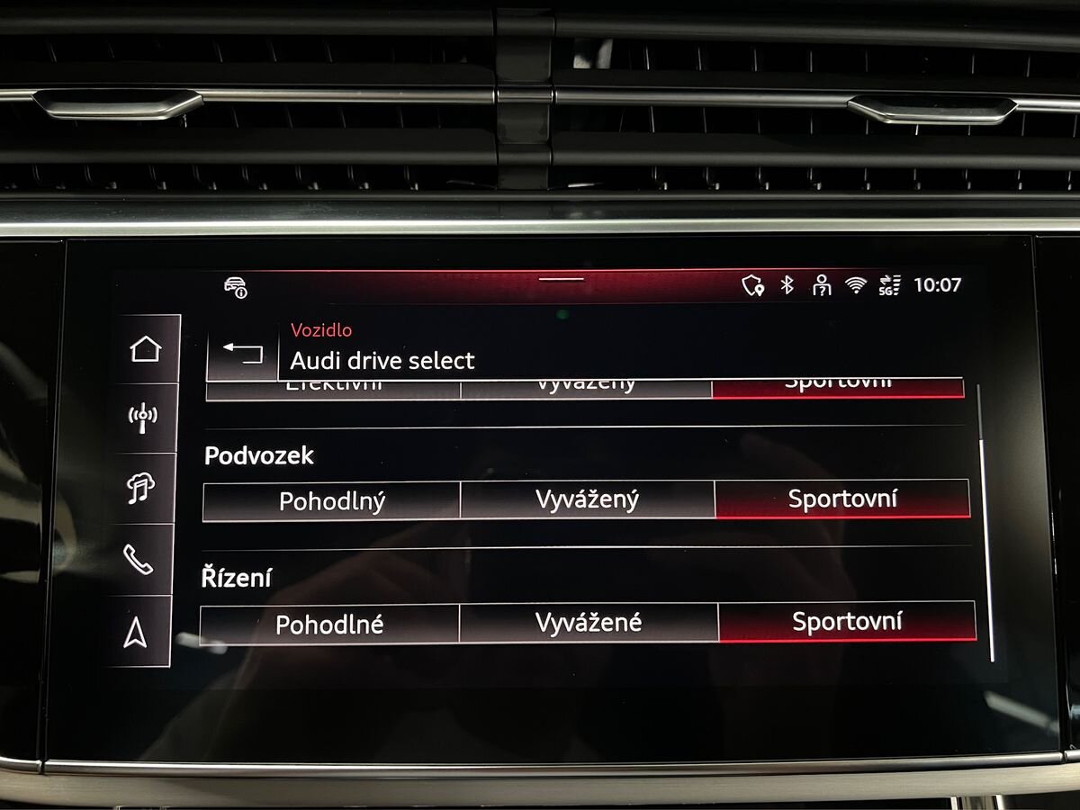 Audi Q8 SUV 3,0 l 210 kw