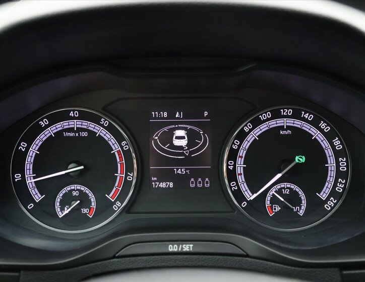 Škoda Karoq SUV / Terénní 1,5 l 110 kw