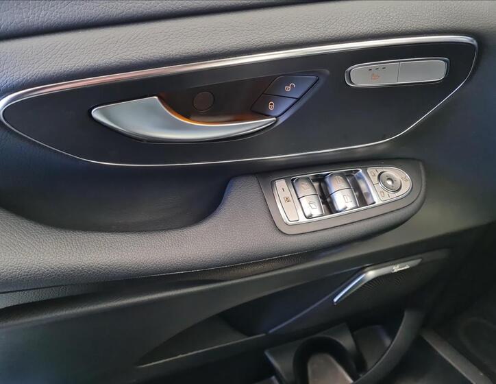 Mercedes-Benz Třídy V 12