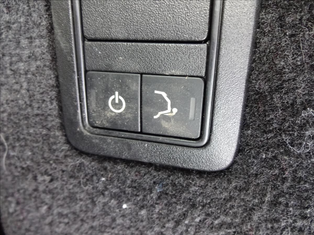 Land Rover Range Rover Sport SUV / Terénní 3,0 l 190 kw