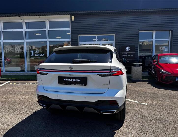 MG HS 4