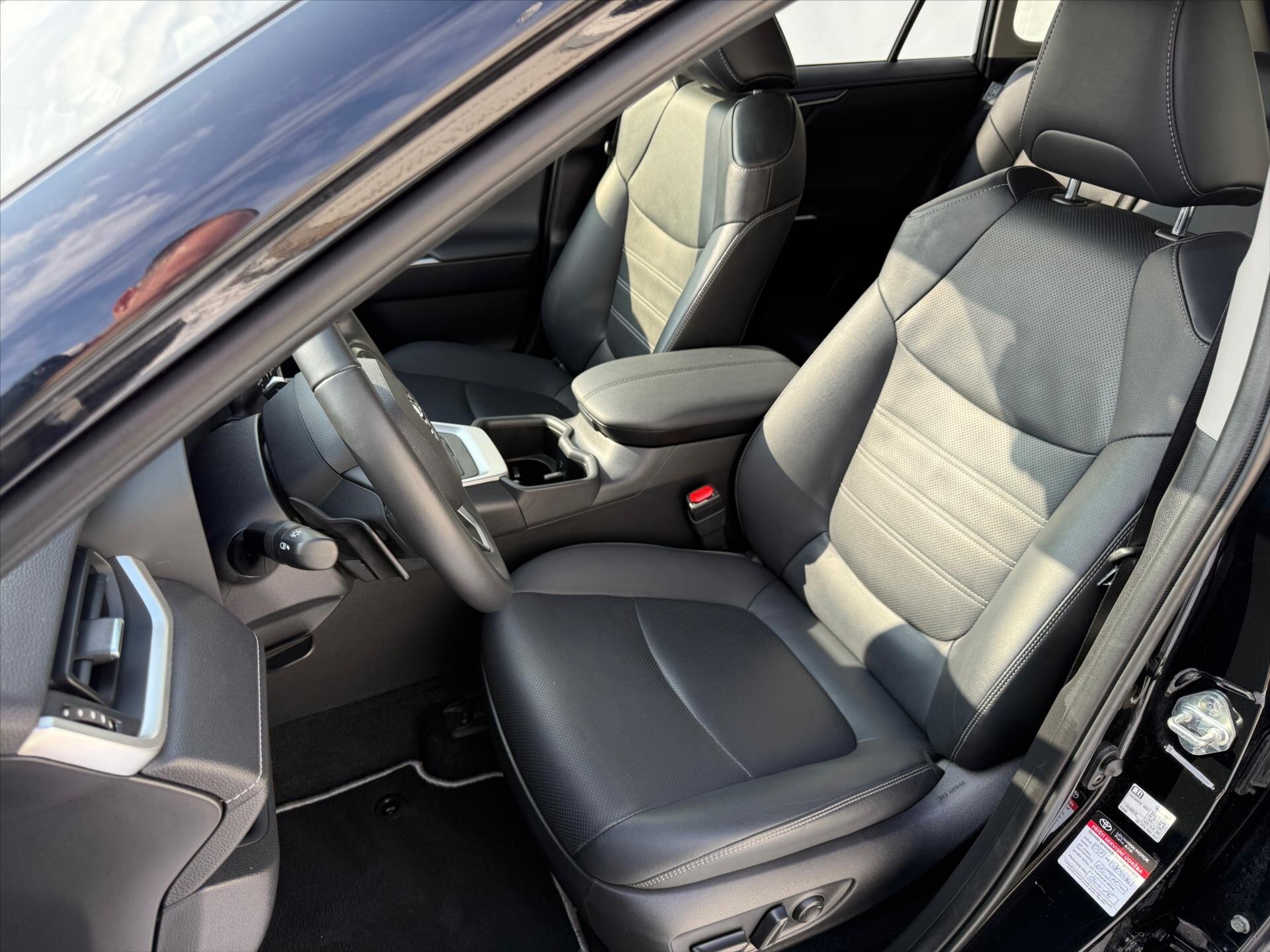 Toyota RAV4 SUV / Terénní 2,5 l 131 kw