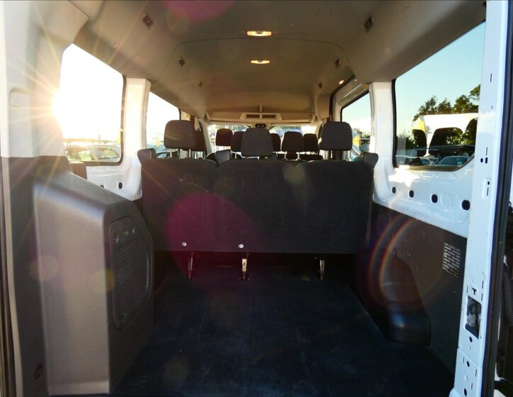 Ford Transit 12