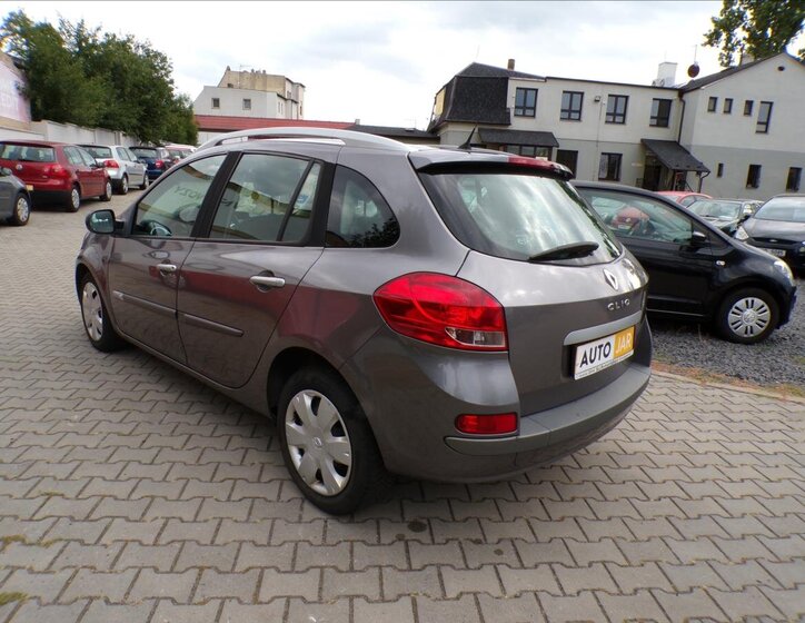 Renault Clio Kombi 1,1 l 74 kw