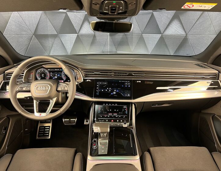 Audi Q8 9