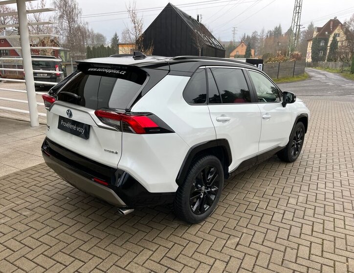 Toyota RAV4 6