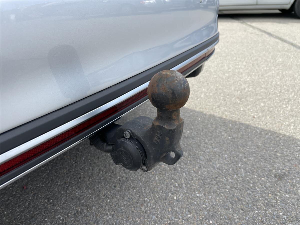 Volkswagen Passat Kombi 2,0 l 140 kw