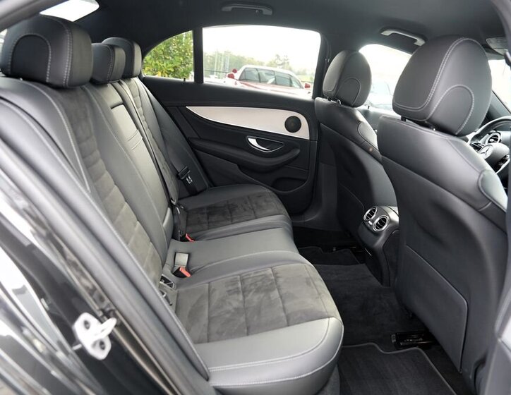 Mercedes-Benz Třídy E Sedan 2,0 l 145 kw