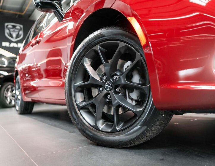 Chrysler Pacifica MPV 3,6 l 221 kw