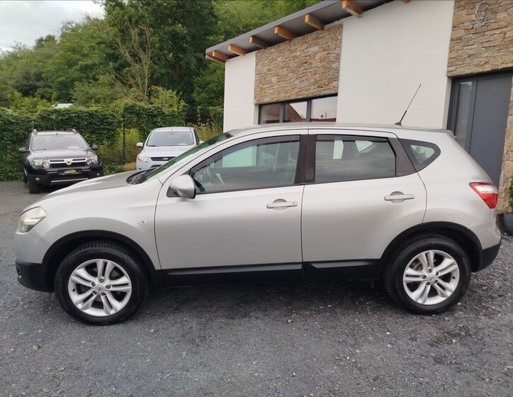 Nissan Qashqai SUV / Terénní 2,0 l 110 kw