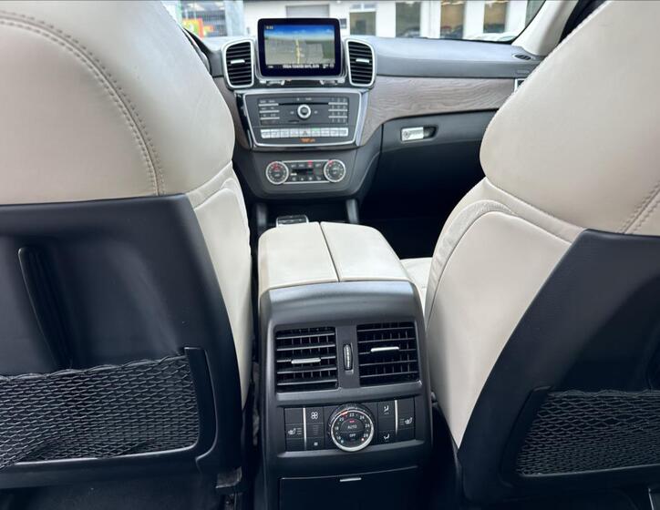 Mercedes-Benz GLS 13