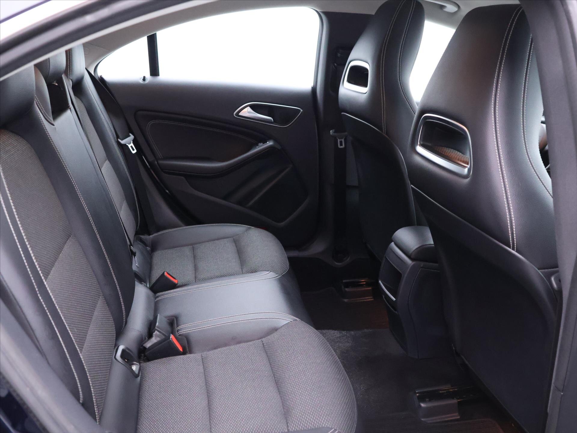 Mercedes-Benz CLA Sedan 1,5 l 80 kw