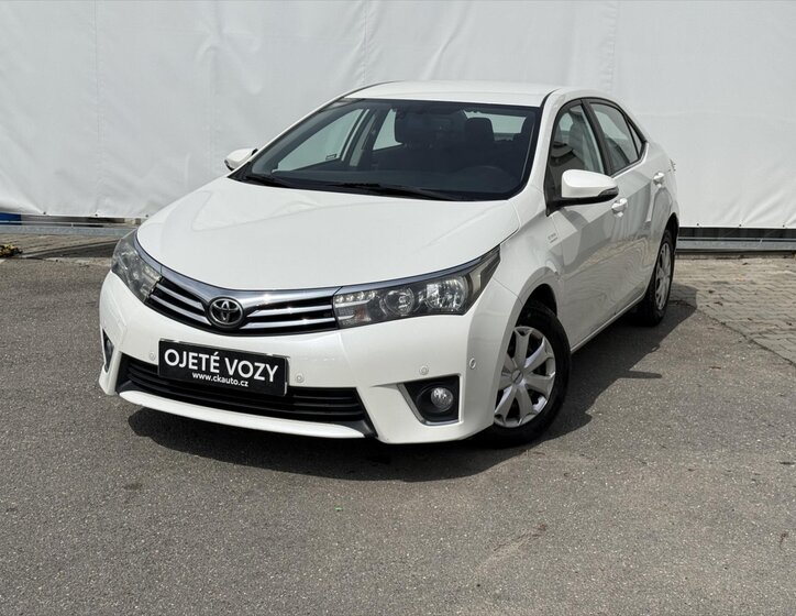 Toyota Corolla Sedan / Limuzína 1,6 l 97 kw