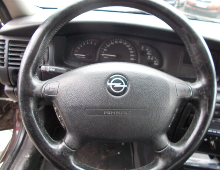 Opel Vectra Sedan 1,6 l 74 kw