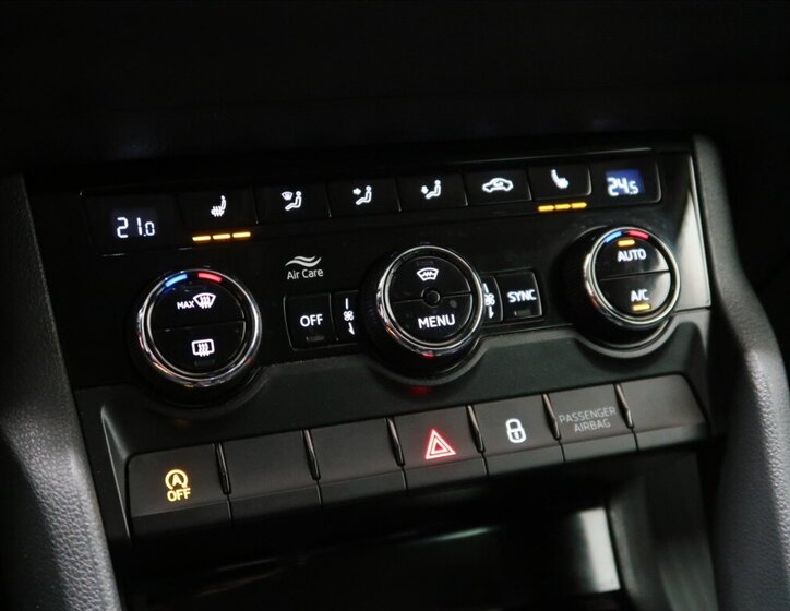 Škoda Karoq SUV / Terénní 1,5 l 110 kw