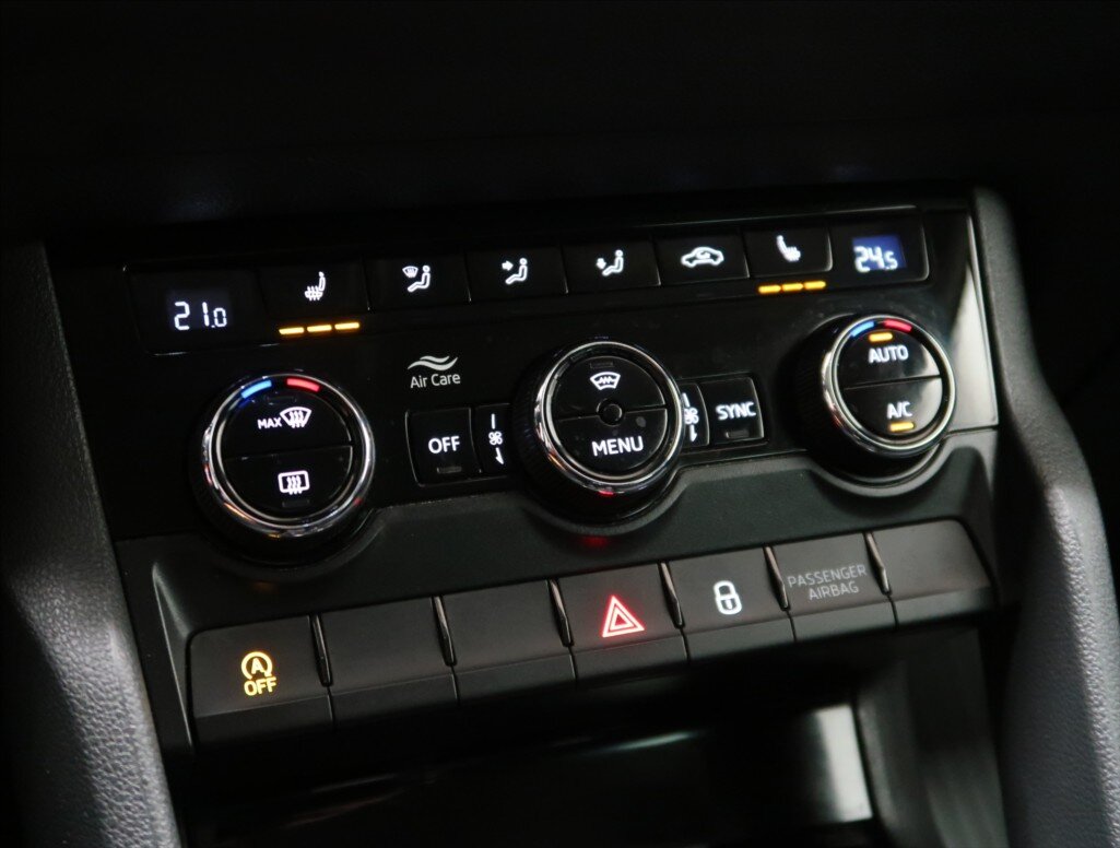 Škoda Karoq SUV / Terénní 1,5 l 110 kw
