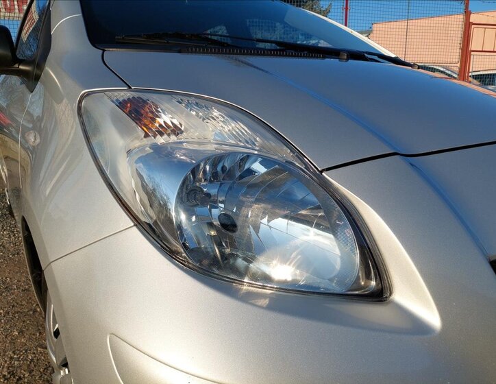 Toyota Yaris Hatchback 998,0 50 kw