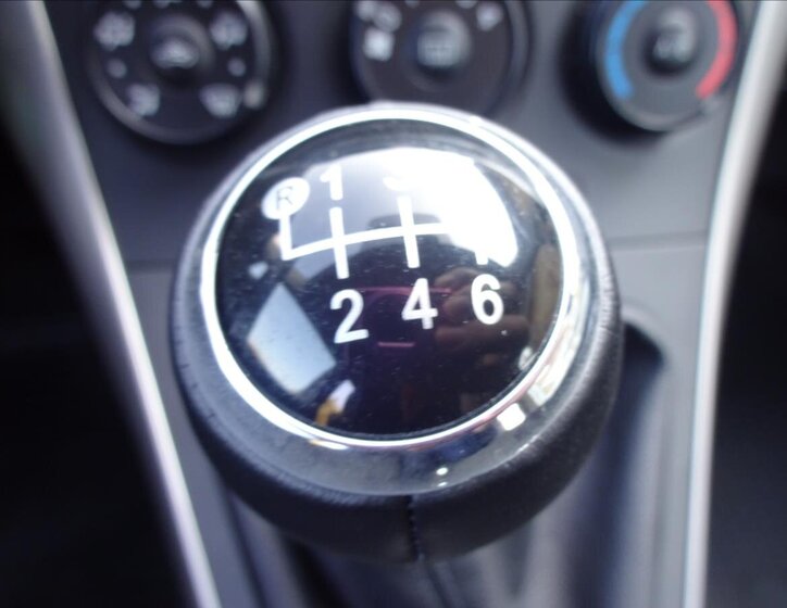 Toyota Auris Hatchback 1,3 l 74 kw