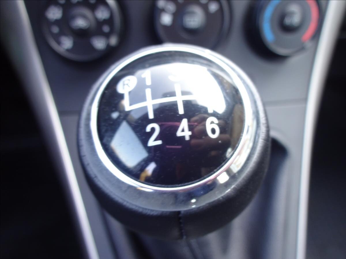 Toyota Auris Hatchback 1,3 l 74 kw